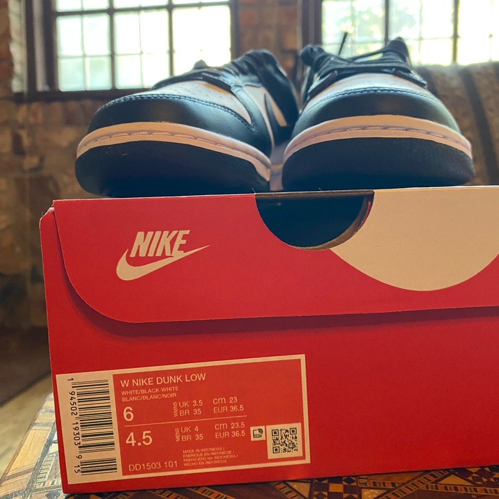 Nike Dunk Low Panda White/Black Women’s Size 6 New w/ Box DD1503-101